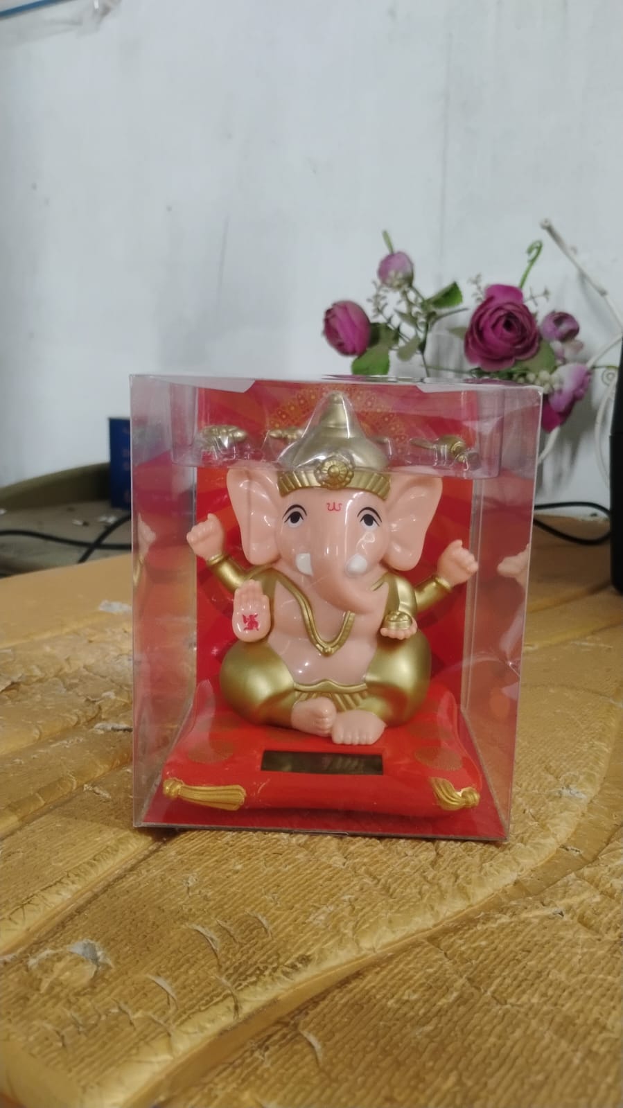 Solar-Powered Dancing Ganesha Idol – Decorative Lord Ganpati Showpiece with Movement Solar-Powered Dancing Ganesha Idol – Decorative Lord Ganpati Showpiece with Movement